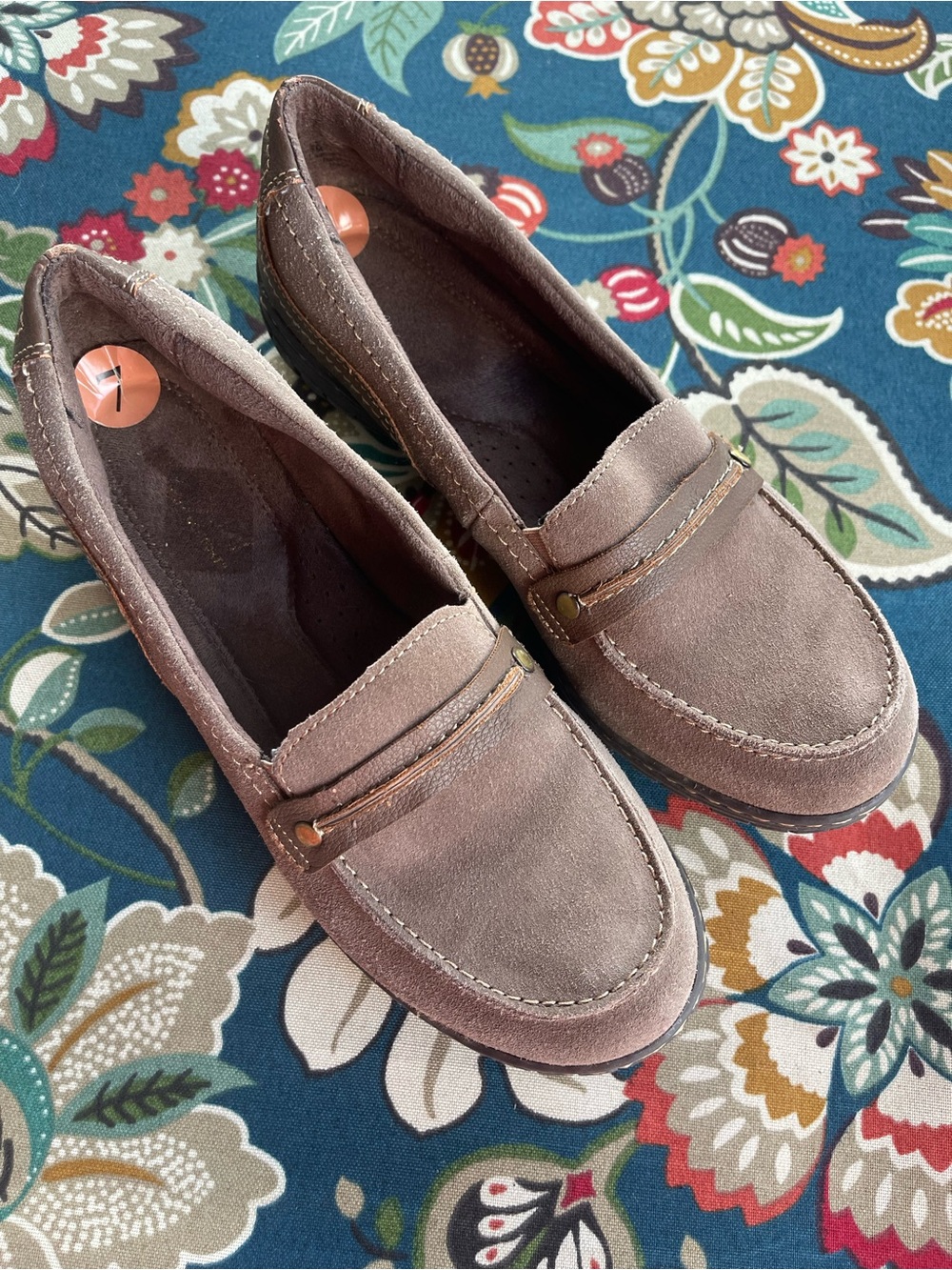Natural Soul Women's Brown Loafers - Picture 7 of 7